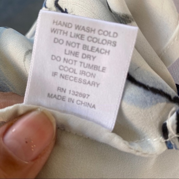 Floral print Tunic Blouse Size Large - Picture 8 of 10